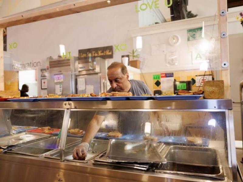 Volunteer in the Kitchen