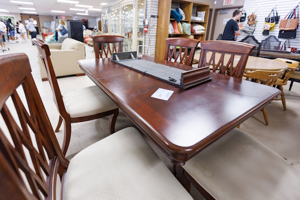 Volunteer in the Pantry